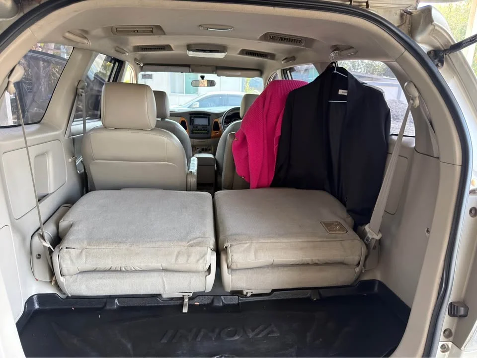 2010 Toyota Innova I 2