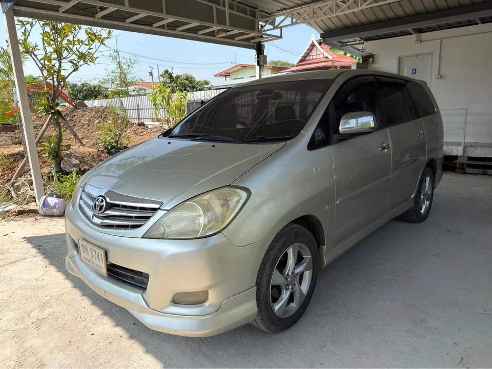 2010 Toyota Innova I 3