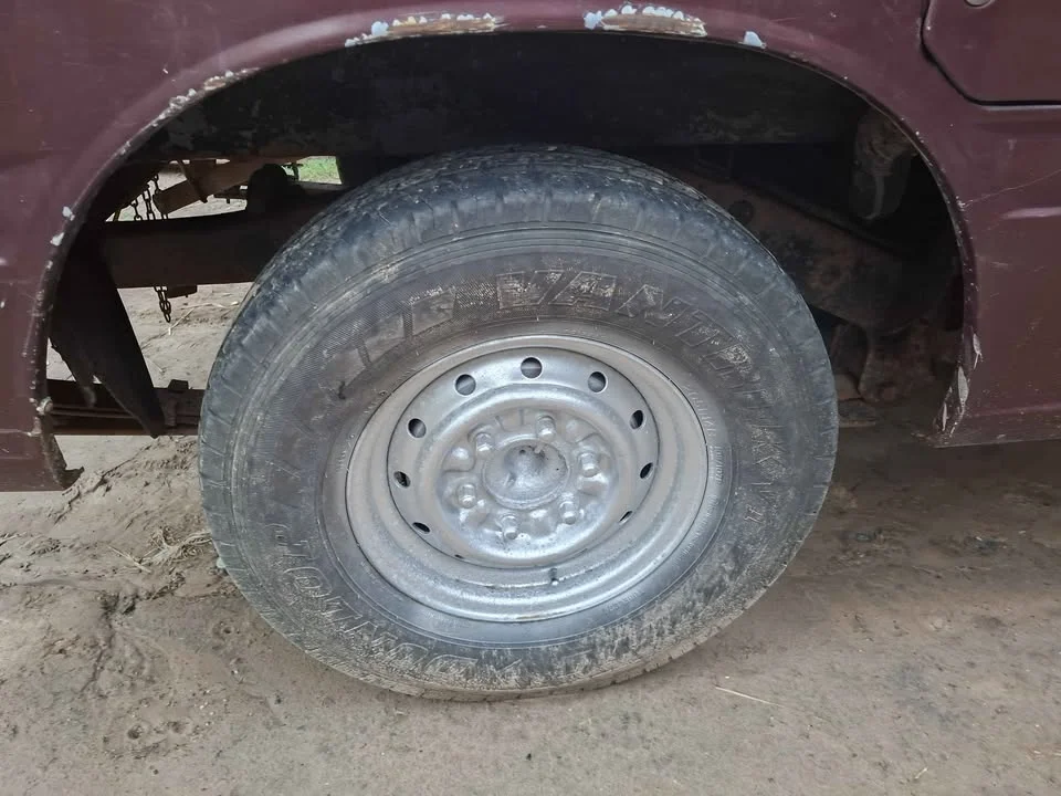 1993 Isuzu TFR III 3