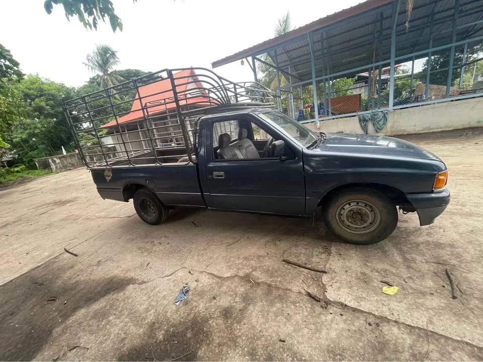 1989 Isuzu TFR III 3