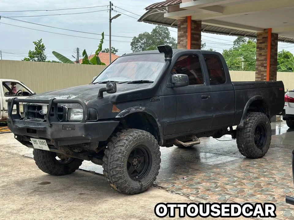 2001 Mazda 2500 Fighter V 2
