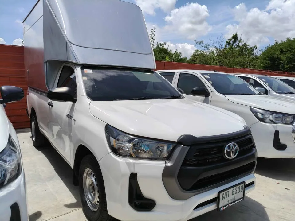 2020 Toyota Hilux VIII 2