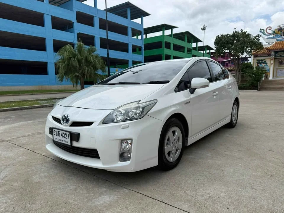 2011 Toyota Prius III 3