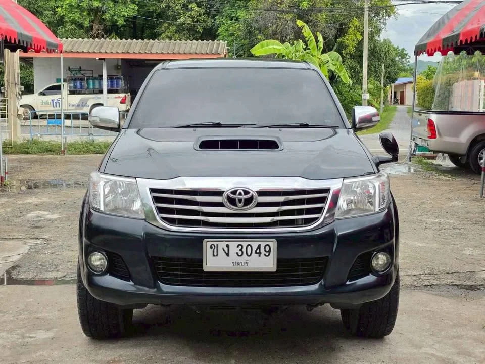 2012 Toyota Hilux VII 2