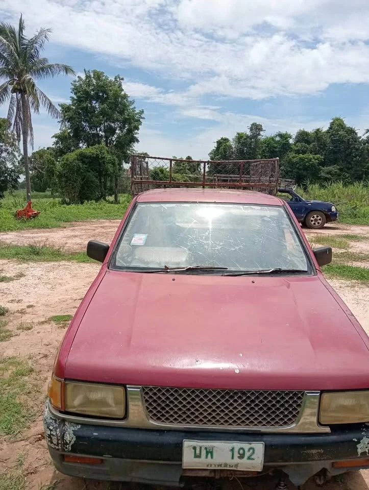 1989 Isuzu TFR III 3