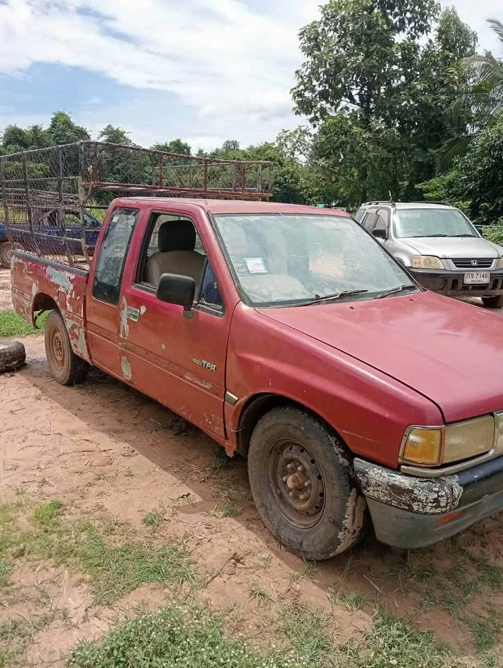 1989 Isuzu TFR III 2