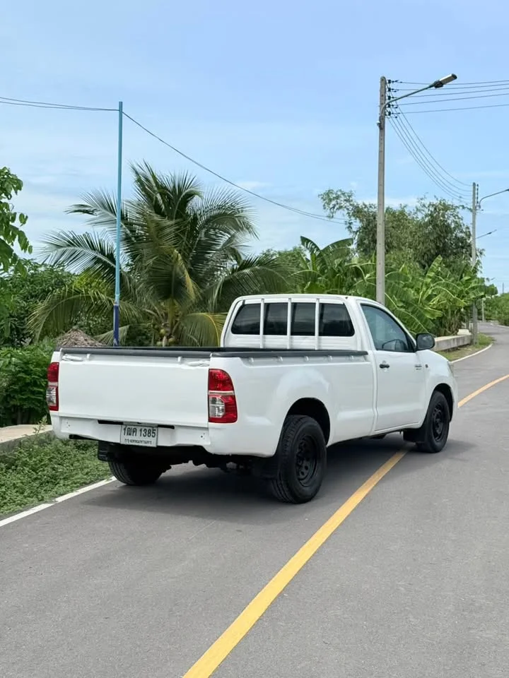 2013 Toyota Hilux VII 2