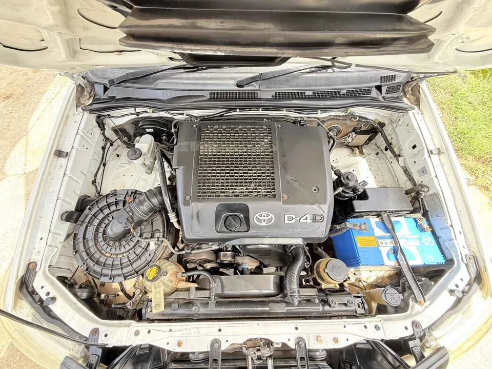2013 Toyota Hilux VII 3