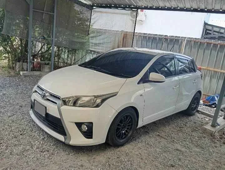 2015 Toyota Yaris III 3