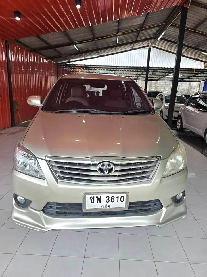 2013 Toyota Innova I 3