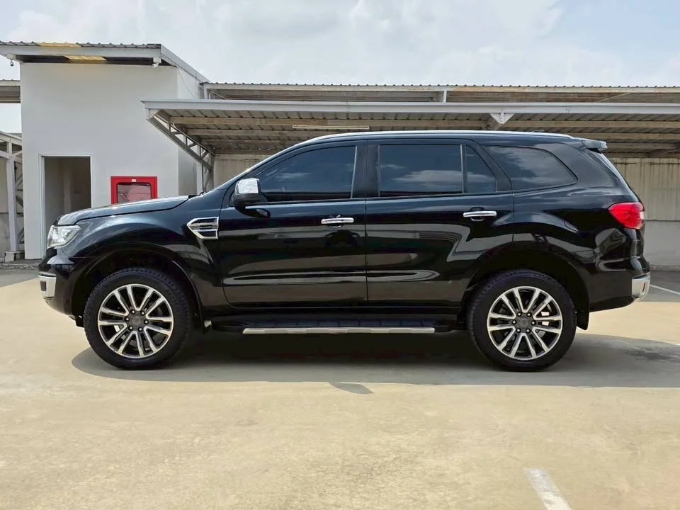 2019 Ford Everest II 3
