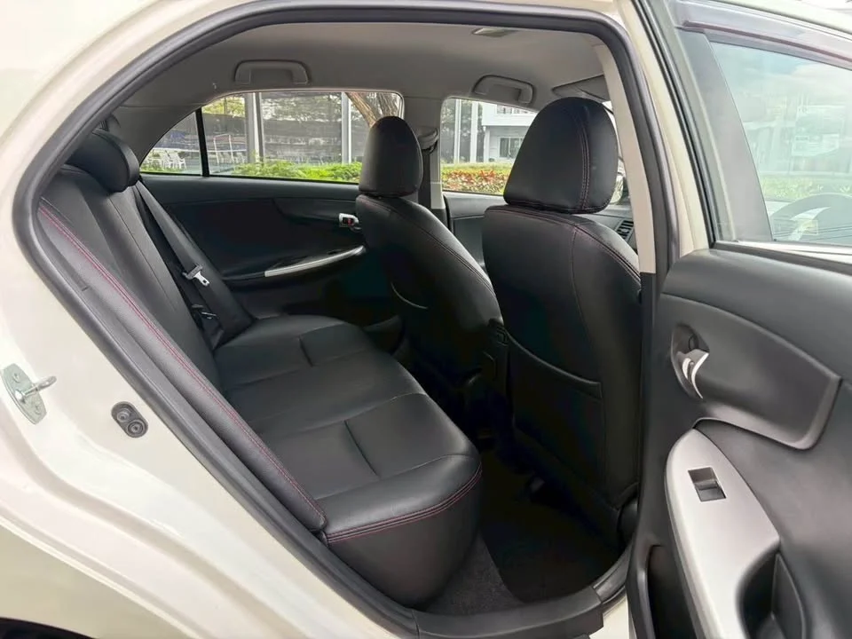 2012 Toyota Corolla Altis X (E140) 2