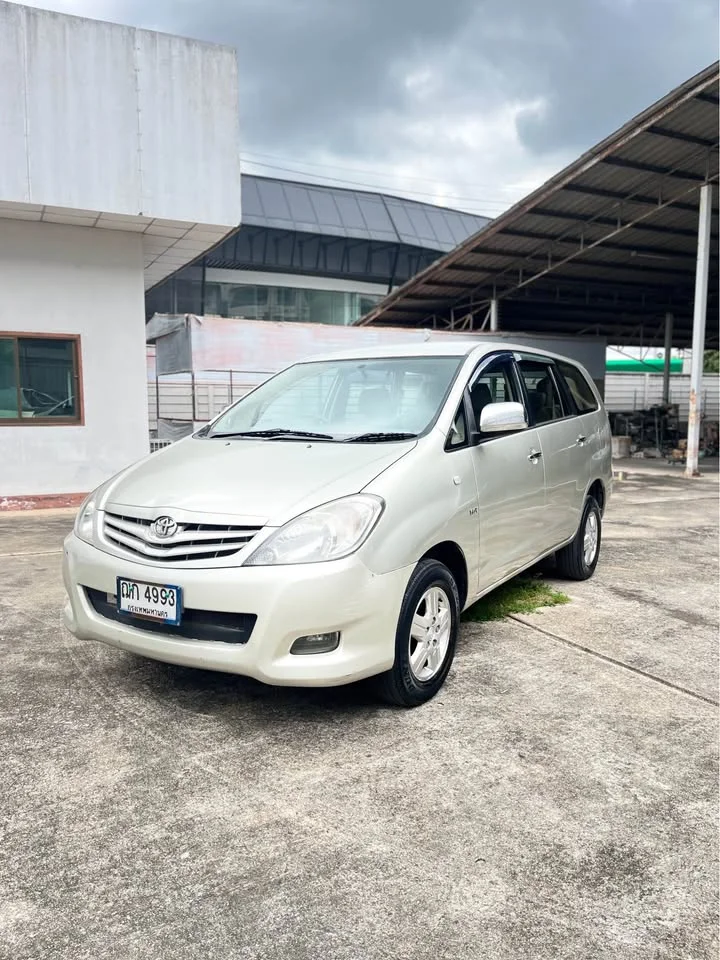 2008 Toyota Innova I 2