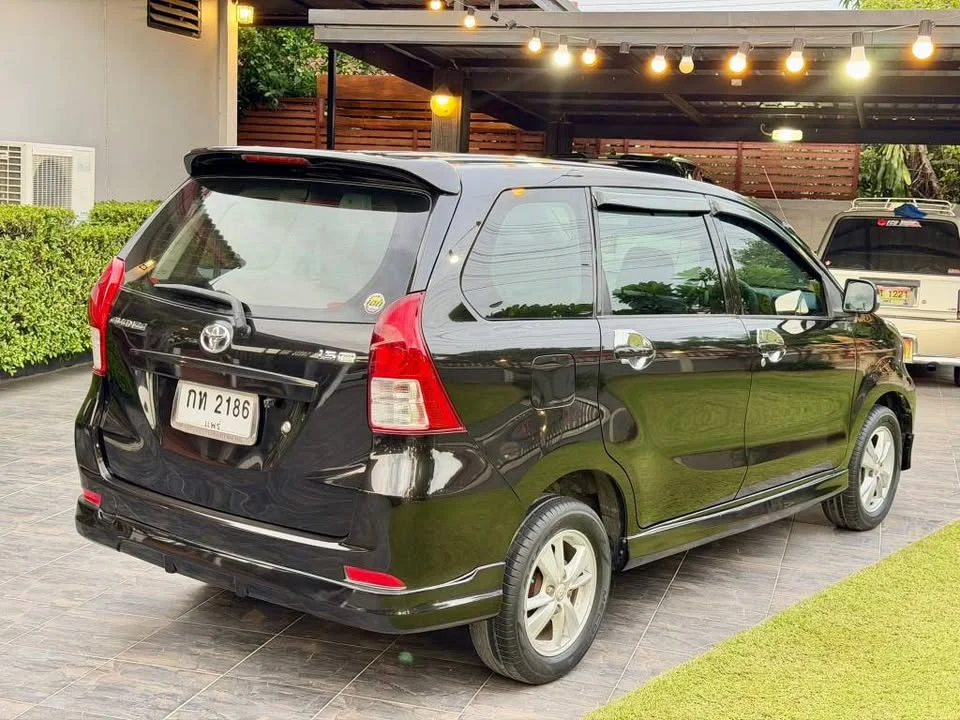 2013 Toyota Avanza II 2