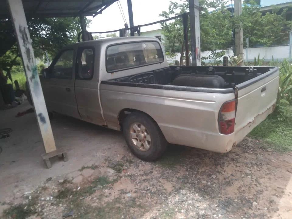 2001 Mazda 2500 Fighter V 3