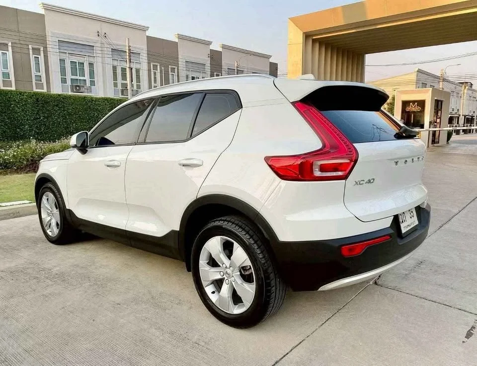 2020 Volvo XC40 3