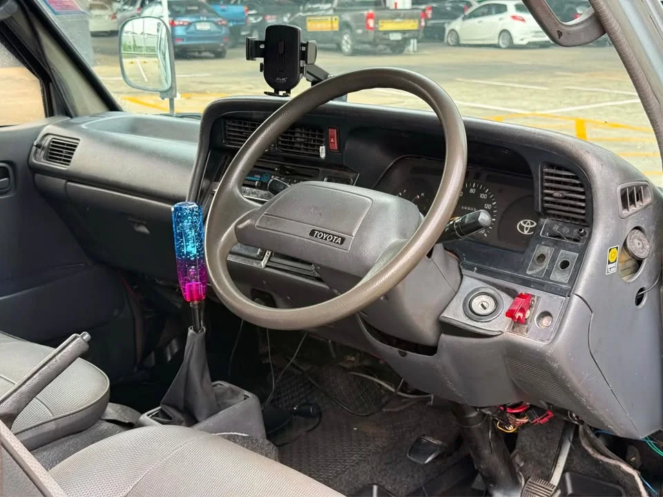 1995 Toyota Commuter IV (H100) 2