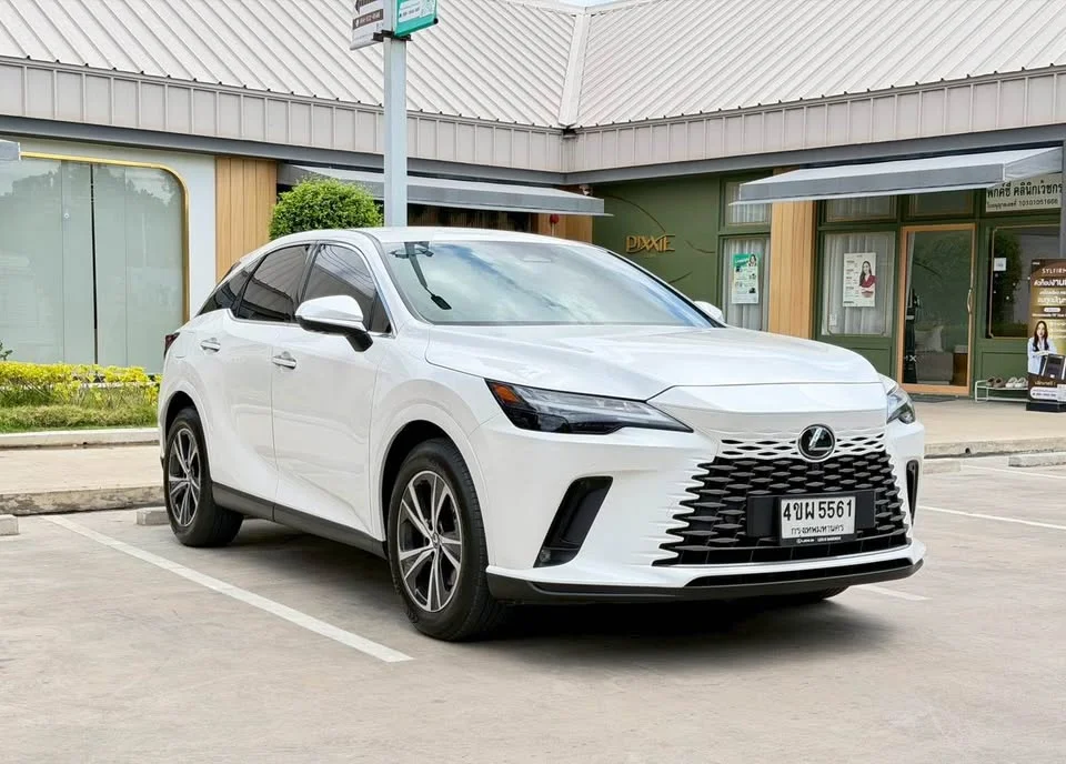 2023 Lexus RX V 3