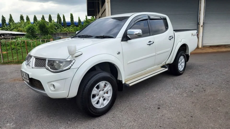 2014 Mitsubishi Triton IV 2