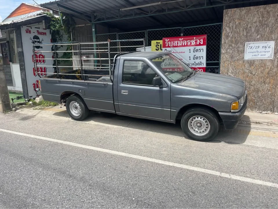 1993 Isuzu TFR III 3