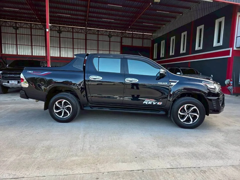 2016 Toyota Hilux VIII 3