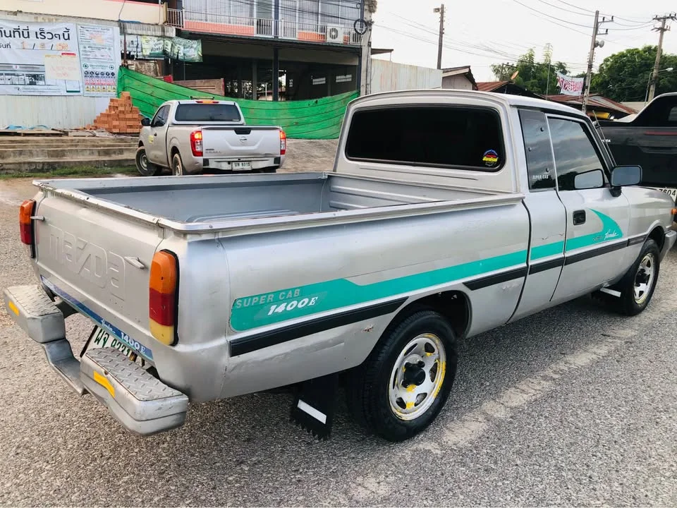 1990 Mazda B-series (Familia) III 2