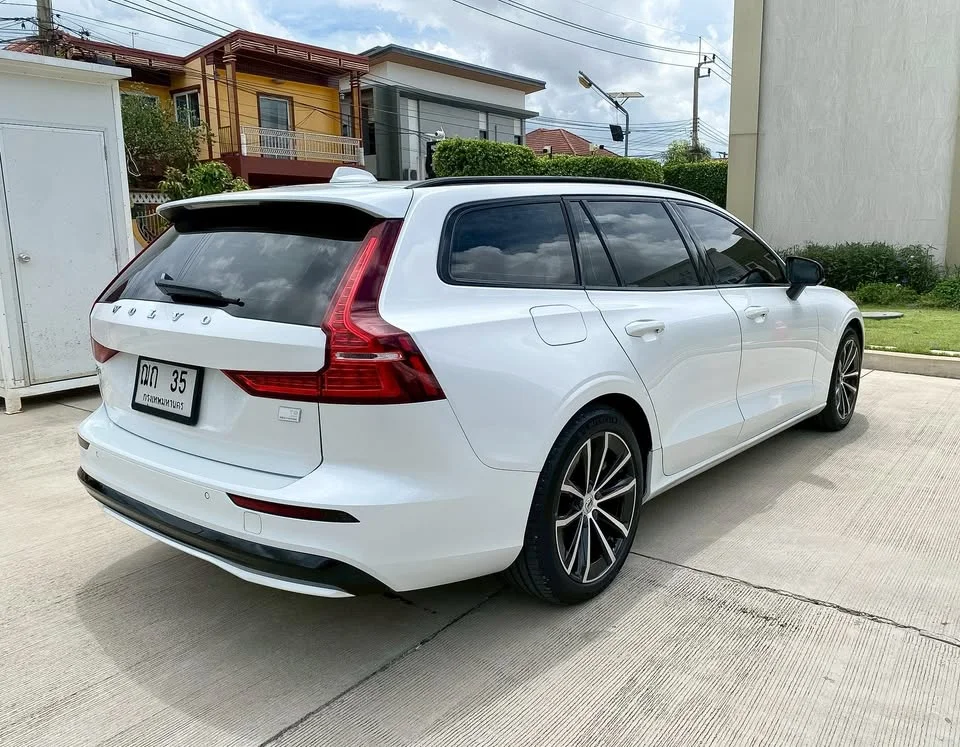 2023 Volvo V60 II 2
