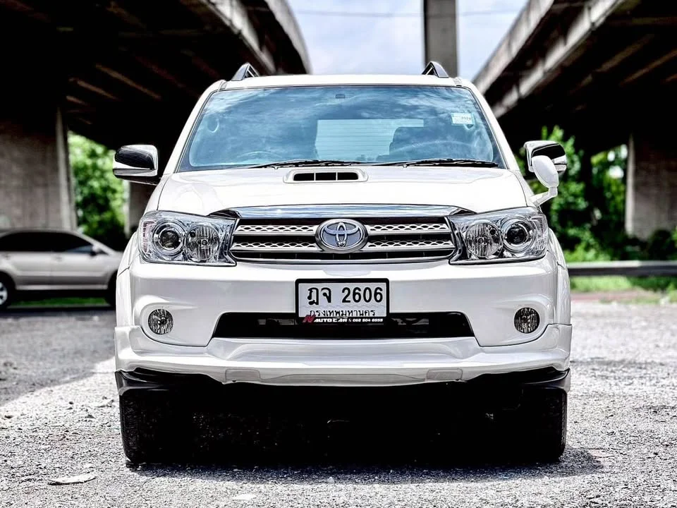 2009 Toyota Fortuner I 3
