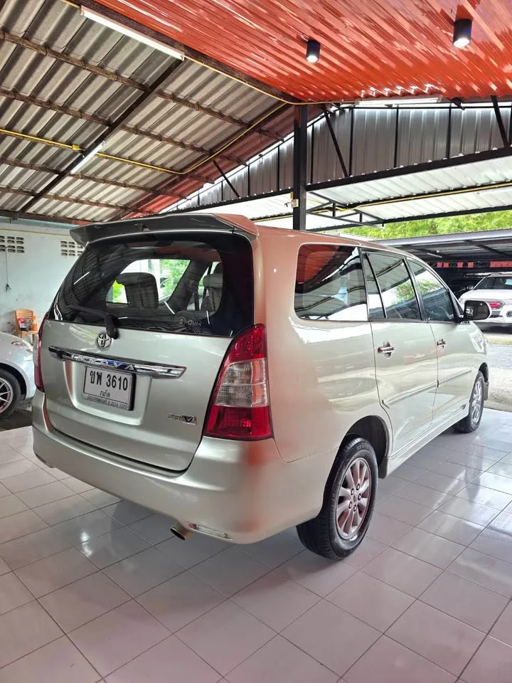 2013 Toyota Innova I 2