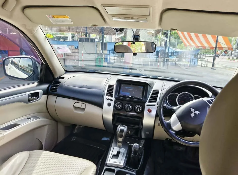 2010 Mitsubishi Pajero Sport II 2