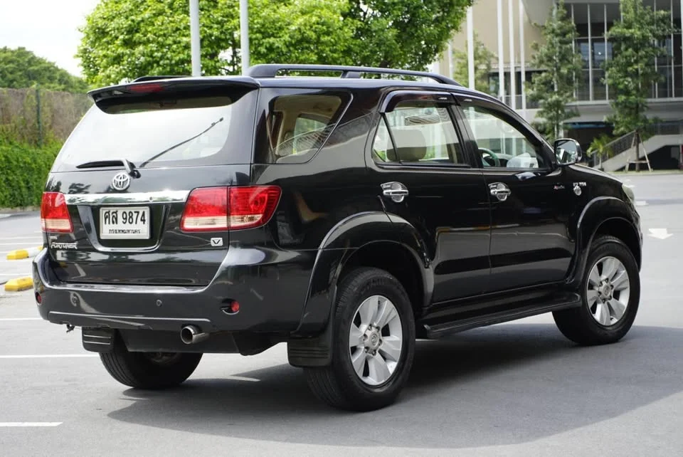 2005 Toyota Fortuner I 3