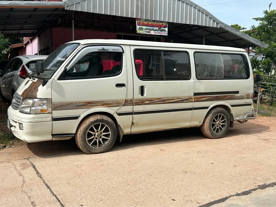 Toyota Commuter IV (H100) 3