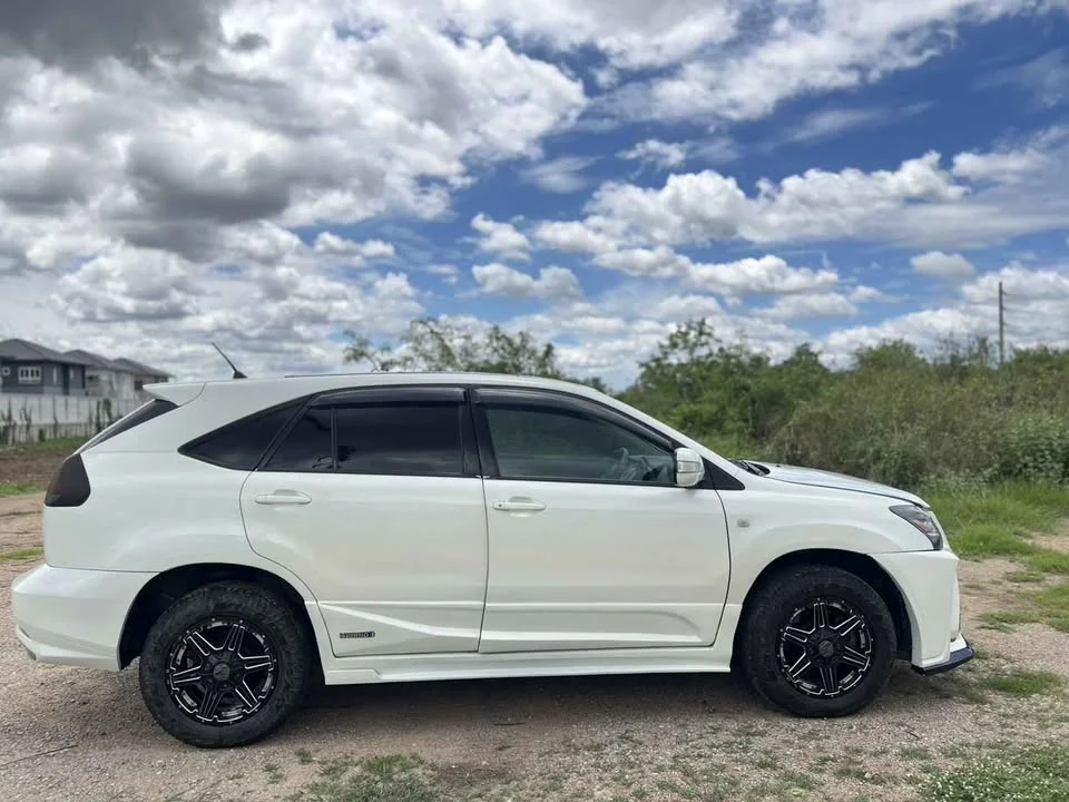 2004 Toyota Harrier II 3