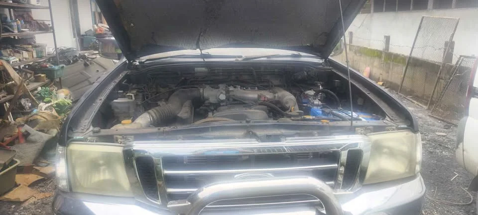 2001 Mazda 2500 Fighter V 2