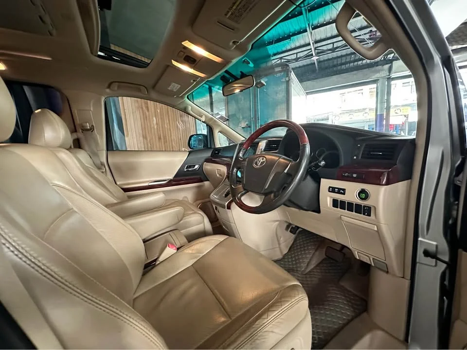 2010 Toyota Alphard, Vellfire II (AH20) 3