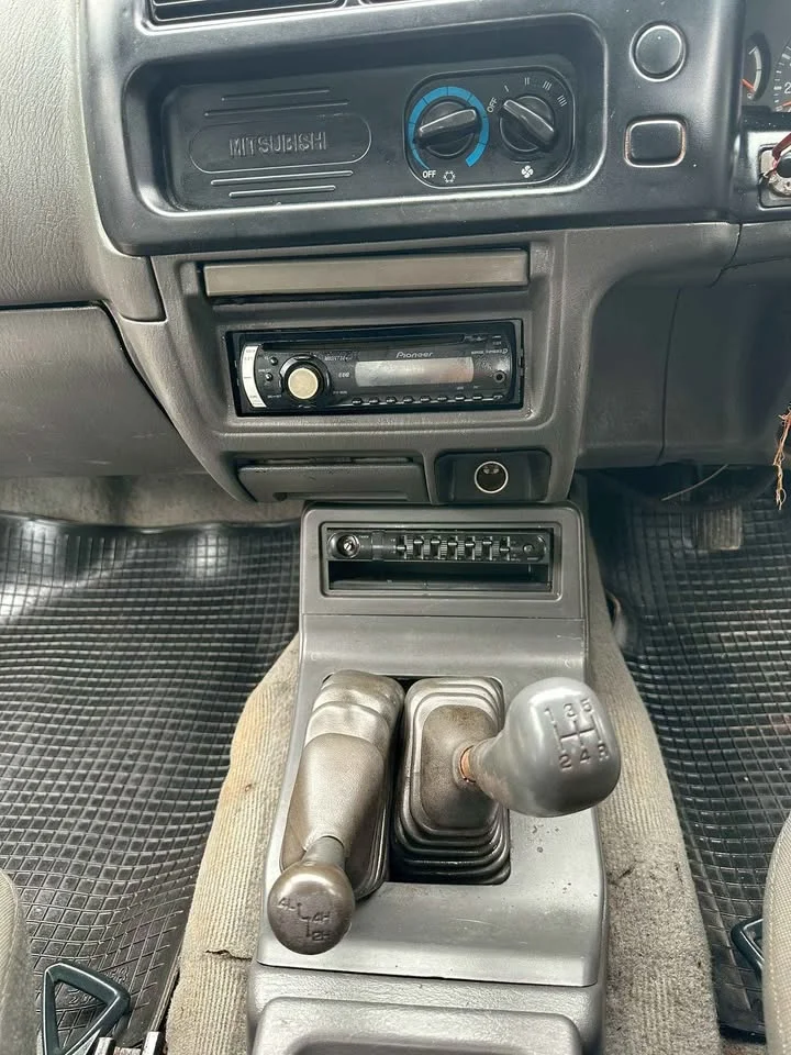 1998 Mitsubishi Strada III 2