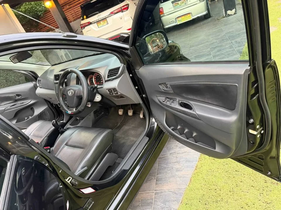 2013 Toyota Avanza II 3