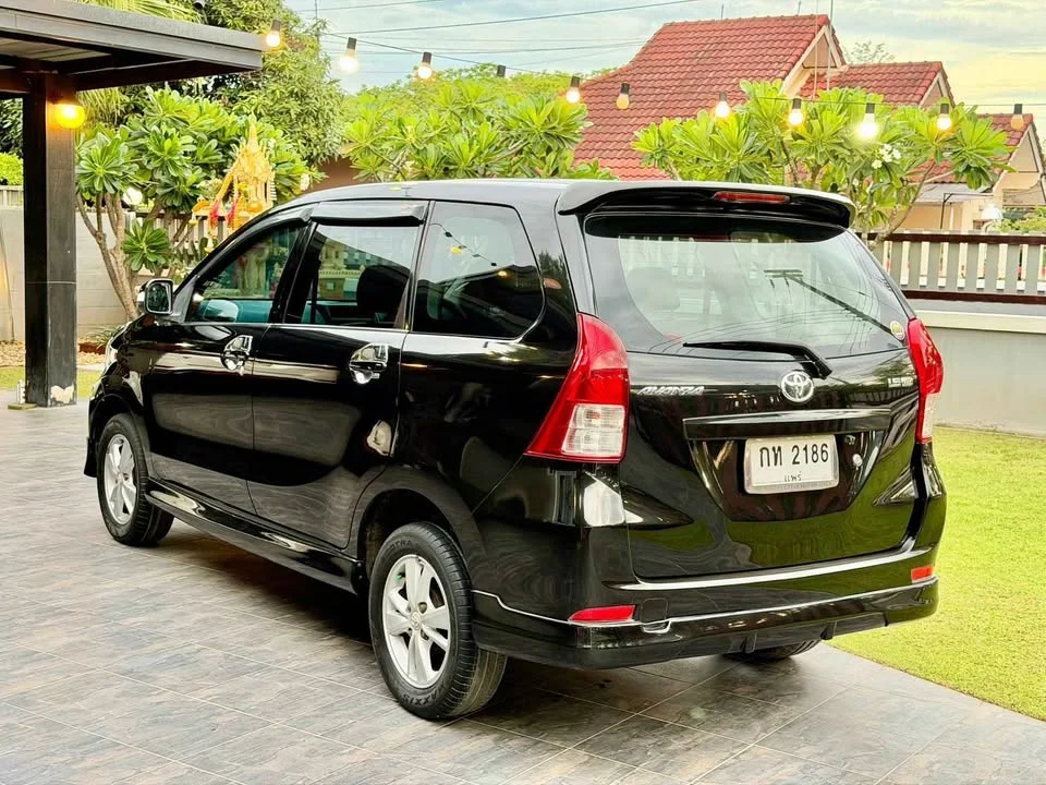 2013 Toyota Avanza II 2