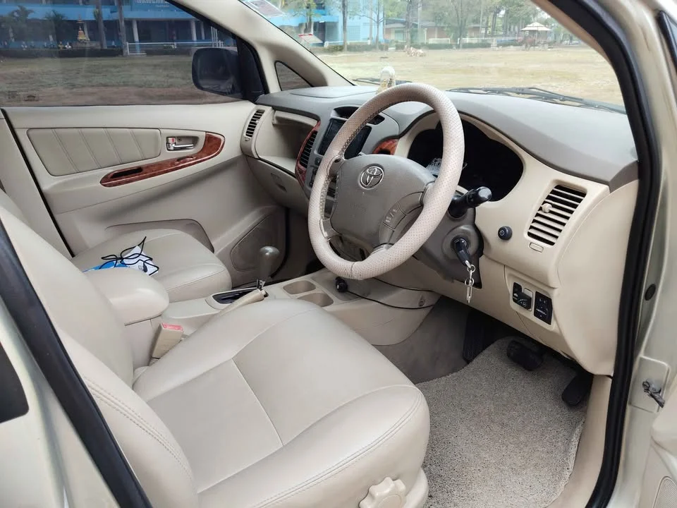 2008 Toyota Innova I 2