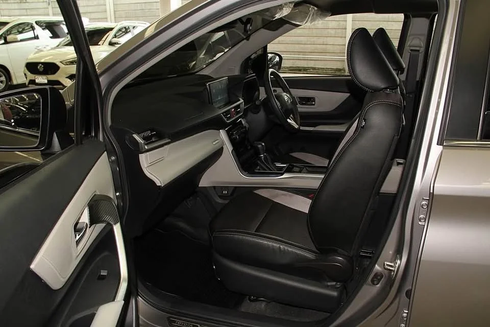 2023 Toyota Veloz III 2