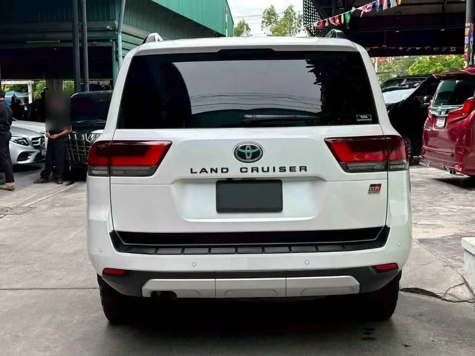 2024 Toyota Land Cruiser J300 3