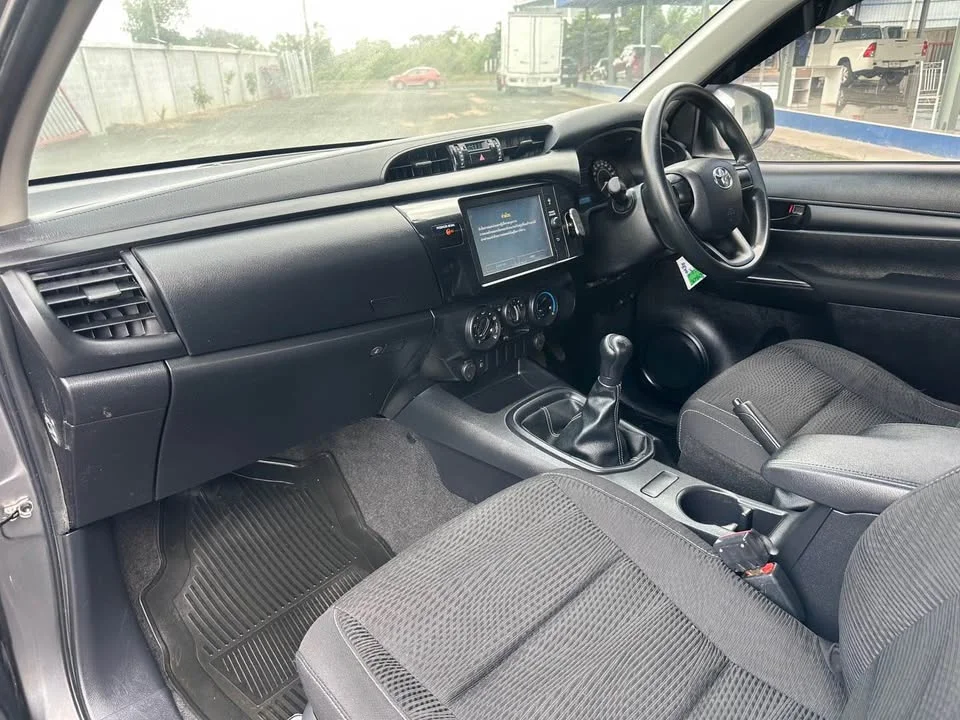 2022 Toyota Hilux VIII 2