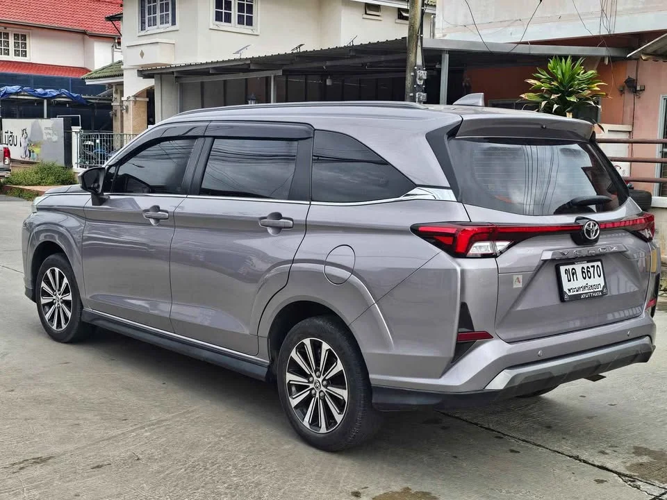2023 Toyota Veloz III 2