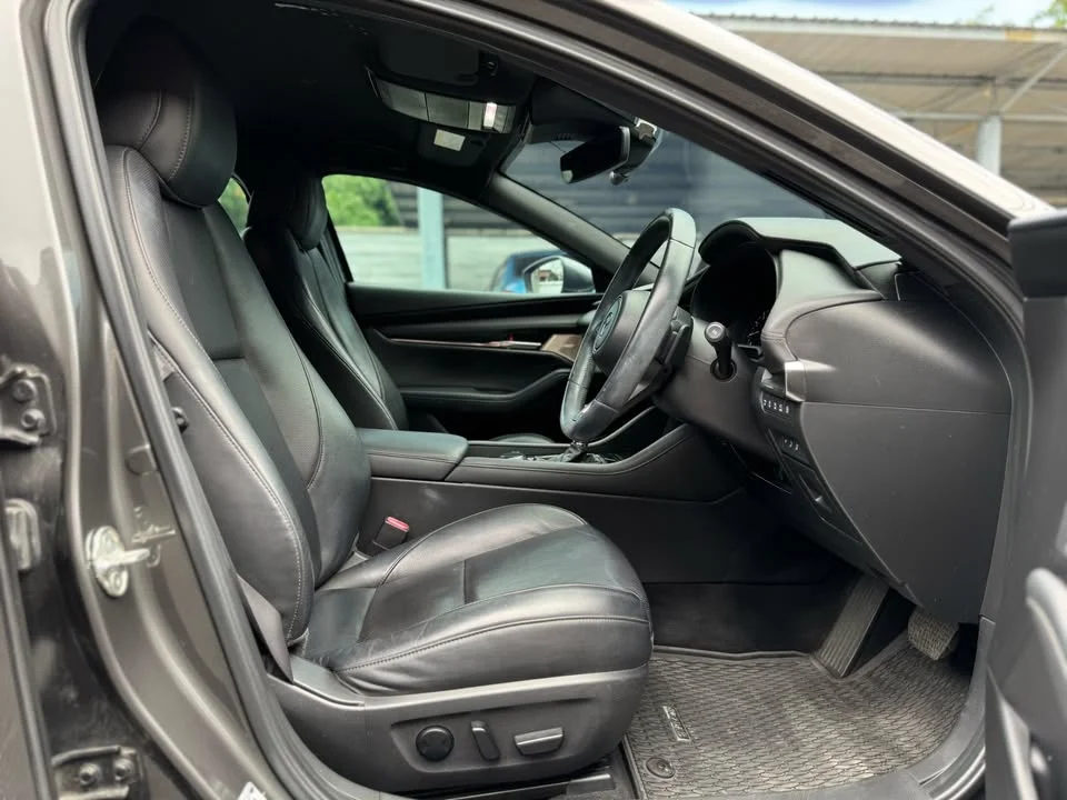 2019 Mazda 3 IV 2