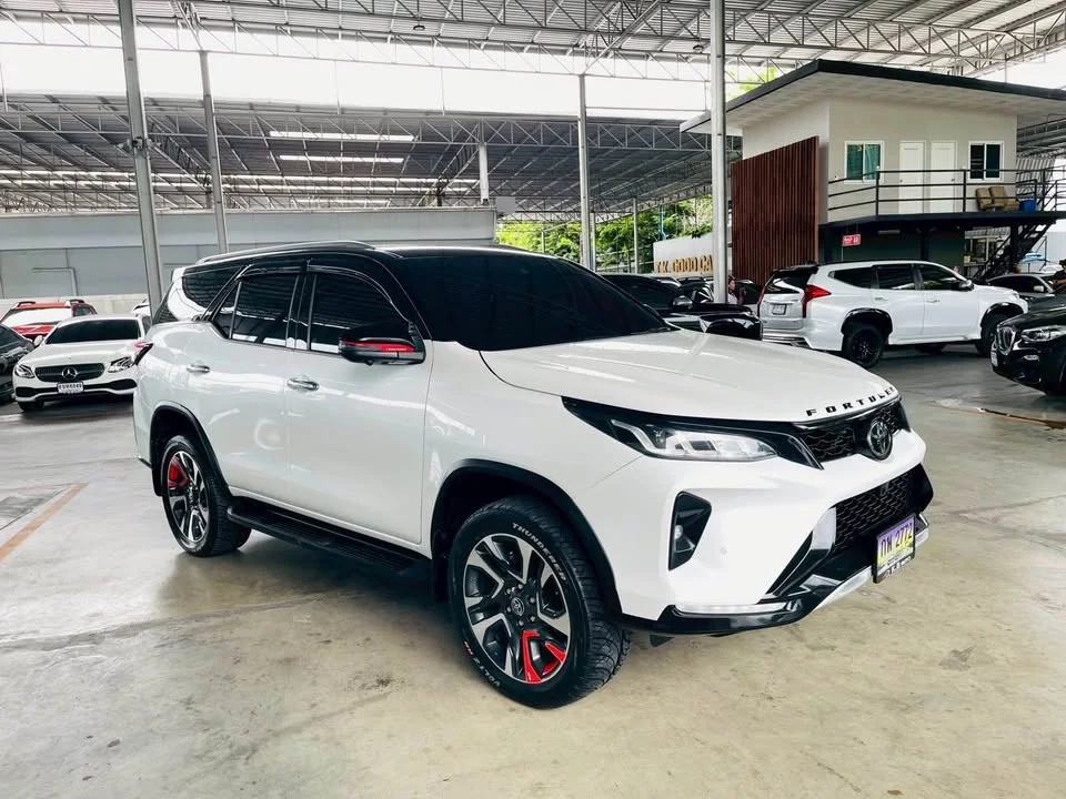2023 Toyota Fortuner II 3