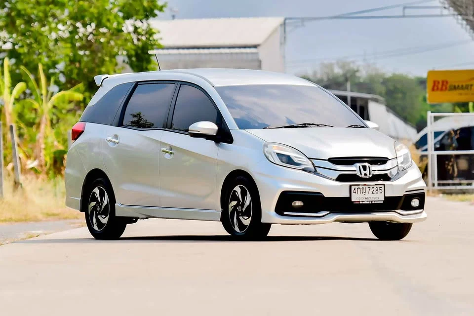 2015 Honda Mobilio II 2