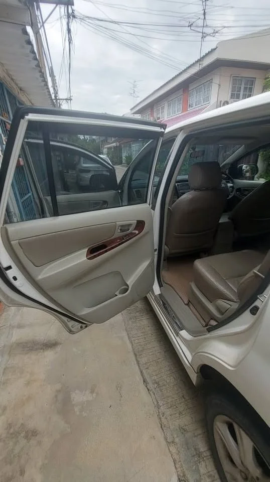 2013 Toyota Innova I 3