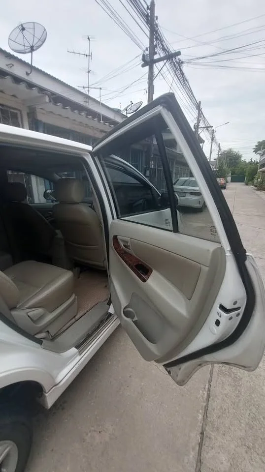 2013 Toyota Innova I 2