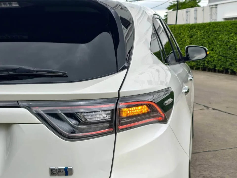 2014 Toyota Harrier III 3