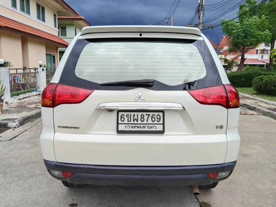 2012 Mitsubishi Pajero Sport II 2